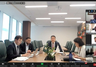 WORKING SESSIONS WERE CONDUCTED BY THE INTERNATIONAL IFPA WITH HONORARY AND CORPORATE MEMBERS