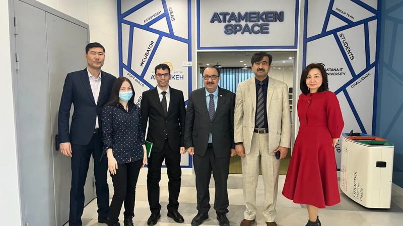 IOFS pays visit to Astana IT University