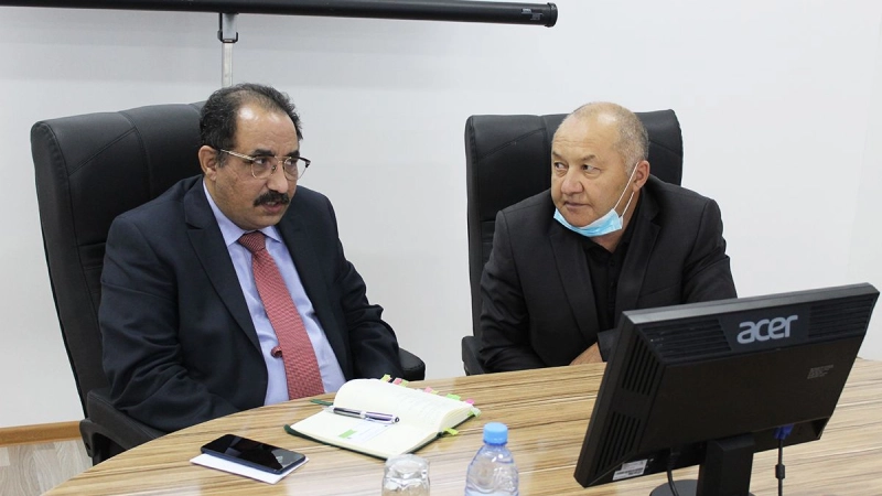 مستشار المنظمة الاسلامية للامن الغذائي للبحوث والتكنولوجيا يزور مركز باراييف للبحوث والإنتاج لزراعة الحبوب