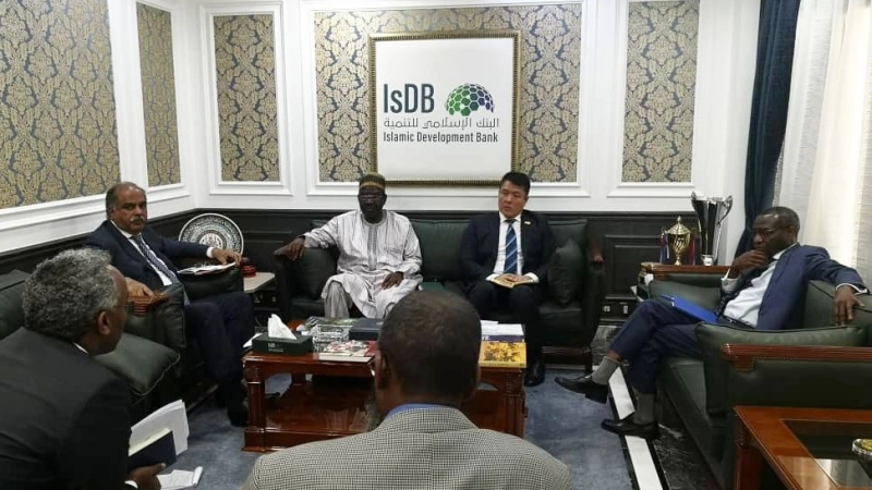ناقش المدير العام للمنظمة الاسلامية للامن الغذائي والبنك الاسلامي للتنمية آفاق البرامج والمشاريع المشتركة.