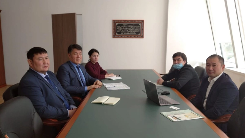 عقدت أمانة المنظمة الاسلامية للامن الغذائي مناقشات مع رئيس المركز التحليلي للسياسة الاقتصادية في الصناعات الزراعية