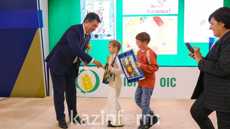 Воспитанники детдомов приняли участие в благотворительном конкурсе рисунков