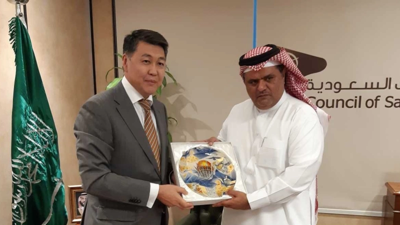 Les perspectives de coopération commerciale et économique entre le Kazakhstan et l'Arabie saoudite ont été examinées avec le Président du Conseil des Chambres saoudiennes