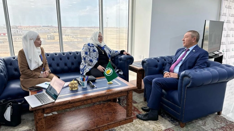 Le Directeur Général de l'IOFS mène des réunions stratégiques avec le SESRIC