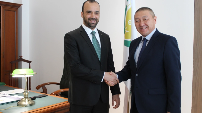 Directeur général de l'IOFS et ambassadeur libyen discutent de la coopération stratégique en matière de sécurité alimentaire et de développement agricole