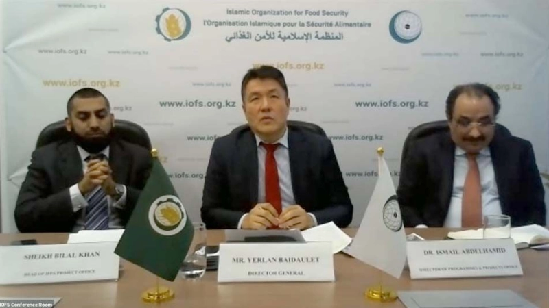 Director-General of IOFS speaks to the Minister of Agriculture of Tunisia