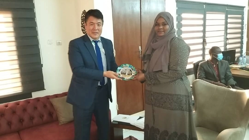 Director Genera of IOFS held a number of meetings in Niamey, Republic of Niger during the trip to participate in the 47th session of the OIC CFM